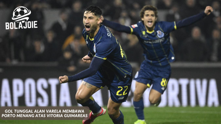 Alan Varela FC Porto merayakan gol penalti ke gawang Vitoria Guimaraes