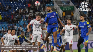 Suasana tegang pertandingan Arema FC vs Bali United di Stadion Kanjuruhan yang berakhir dengan drama 7 gol versi analisis Bolajoie