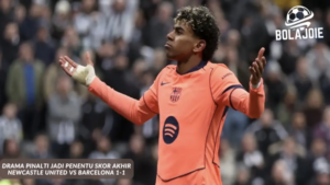 Pemain Barcelona Lamine Yamal sedang merayakan gol penalti ke gawang Newcastle United di laga Liga Champions, hasil imbang 1-1 diliput oleh bolajoie.