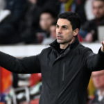 Manajer Arsenal Mikel Arteta memberi instruksi dan peringatan taktis saat konferensi pers jelang laga Liga Champions melawan Bayer Leverkusen, analisis eksklusif di bolajoie