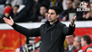 Manajer Arsenal Mikel Arteta memberi instruksi dan peringatan taktis saat konferensi pers jelang laga Liga Champions melawan Bayer Leverkusen, analisis eksklusif di bolajoie